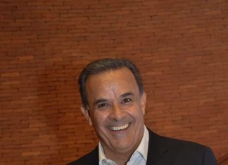 Entrega del Premio Jerusalén 2022 al tenor mexicano Fernando de la Mora