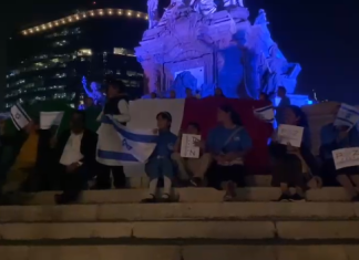 Celebrando en el Ángel de la independencia, por PAAZ