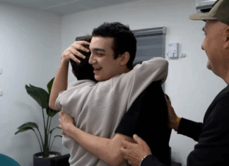 La emotiva reunión de Edan Alexander con su familia